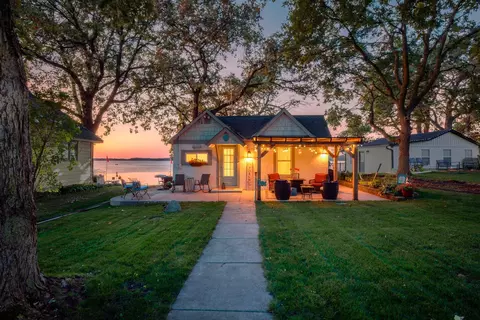 9065 Ingram Ave NW, Annandale, MN 55302