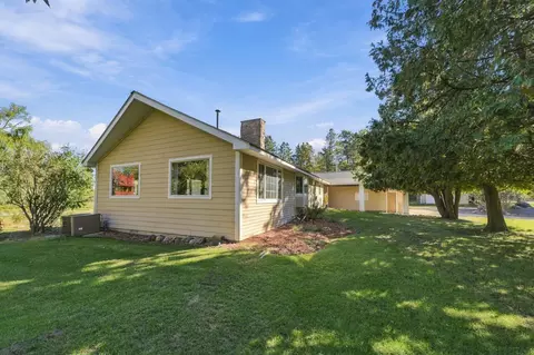 4423 Fawn Lake Dr NE, Bethel, MN 55005