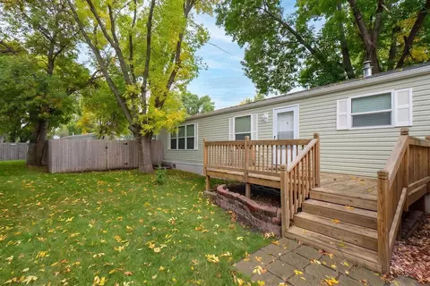 1324 Sandstone Dr, West Fargo, ND 58078