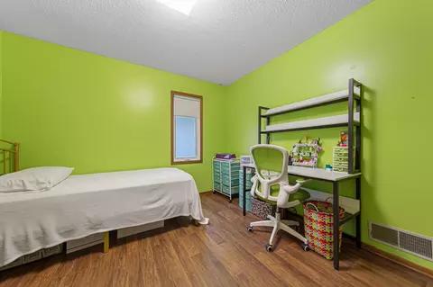 Bedroom - 307 8th Ave SE, Mapleton, MN 56065 photo 6 of 8