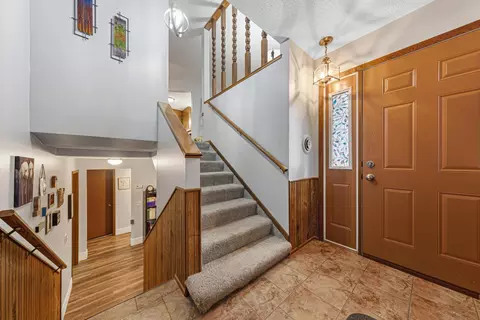 Entry Way - 307 8th Ave SE, Mapleton, MN 56065 photo 2 of 2