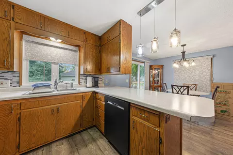 Kitchen - 307 8th Ave SE, Mapleton, MN 56065 photo 5 of 6