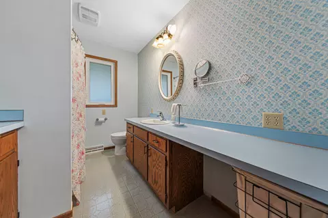 Bath - 307 8th Ave SE, Mapleton, MN 56065 photo 1 of 3