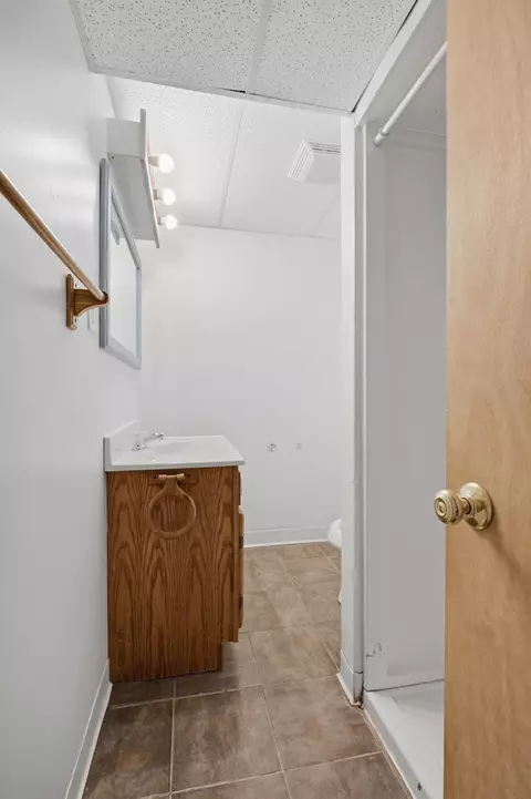 Bath - 832 15th Ave S, Saint Cloud, MN 56301 photo 2 of 2