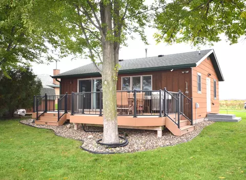 17075 Dickenson Ln, Waterville, MN 56096
