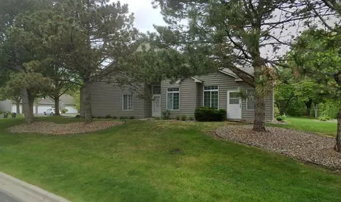 2488 Lockwood Dr #10, Mendota Heights, MN 55120