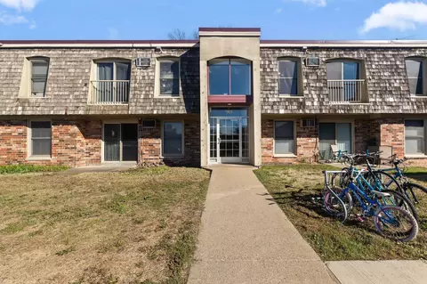 901 11th Ave S #5, Hopkins, MN 55343