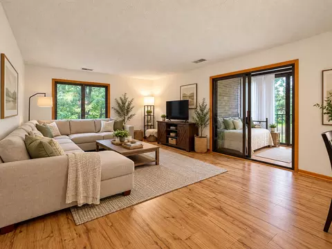 7200 Cahill Rd #106, Edina, MN 55439