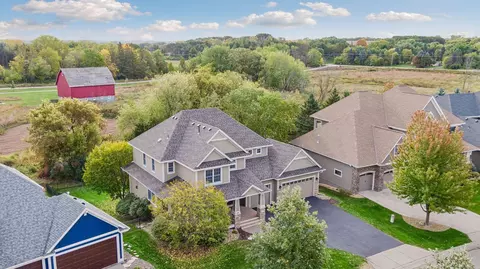 1711 Deephaven Dr, Woodbury, MN 55129