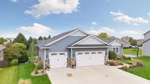 1610 Manchester Pl, Waconia, MN 55387
