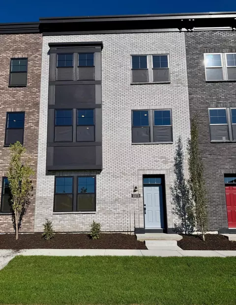 2273 Beechwood Ave, Saint Paul, MN 55116