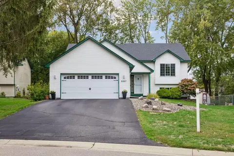 6287 22nd St N, Oakdale, MN 55128