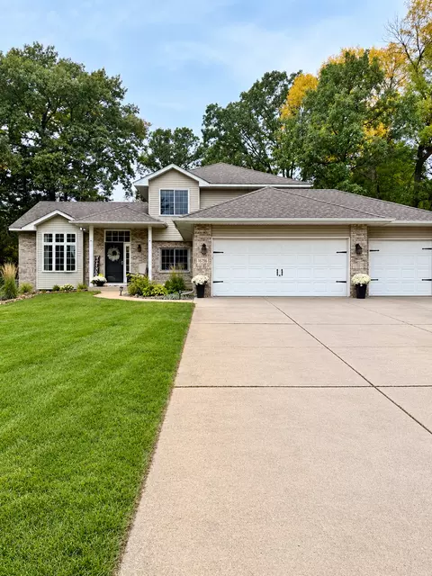 16796 Yale St NW, Elk River, MN 55330