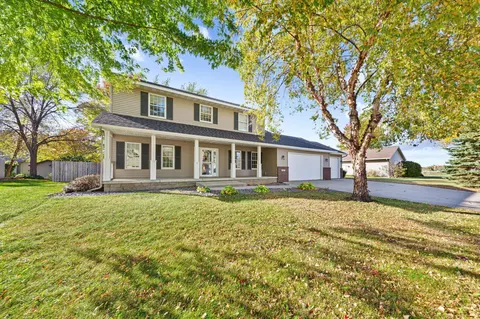 2057 Howard Dr, North Mankato, MN 56003