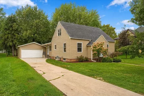 257 S Chestnut St, Ellsworth, WI 54011