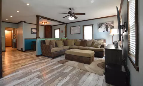 855 Cottage Ave E, Saint Paul, MN 55106