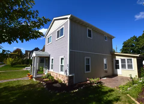 855 Cottage Ave E, Saint Paul, MN 55106
