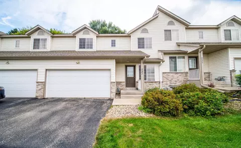 733 Baylee Pl SW, Pine Island, MN 55963