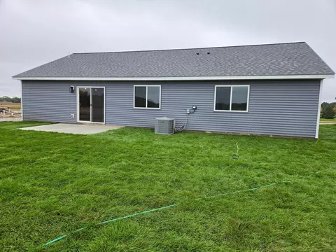 Exterior - 1088 Cullen St, Saint Peter, MN 56082 photo 3 of 3