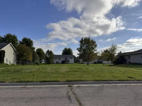 2465 Fox Hollow Ln, Owatonna, MN 55060
