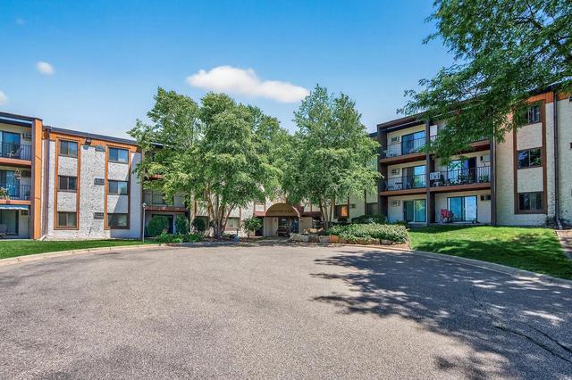 401 E Burnsville Pkwy #124, Burnsville, MN 55337