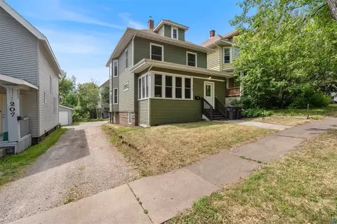 203 S 18th Ave E, Duluth, MN 55812