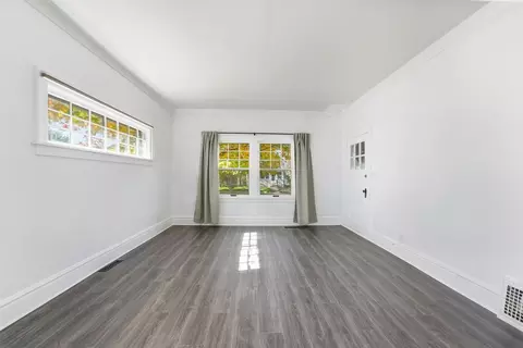Living - 920 11th Ave S, Saint Cloud, MN 56301 photo 2 of 4