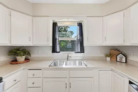Kitchen - 920 11th Ave S, Saint Cloud, MN 56301 photo 3 of 3
