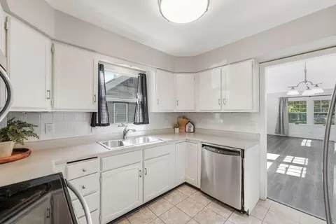 Kitchen - 920 11th Ave S, Saint Cloud, MN 56301 photo 2 of 3