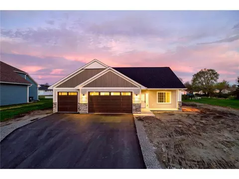 910 St James Cir, Litchfield, MN 55355