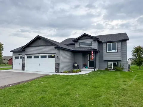805 2 12 Ave SW, Rice, MN 56367
