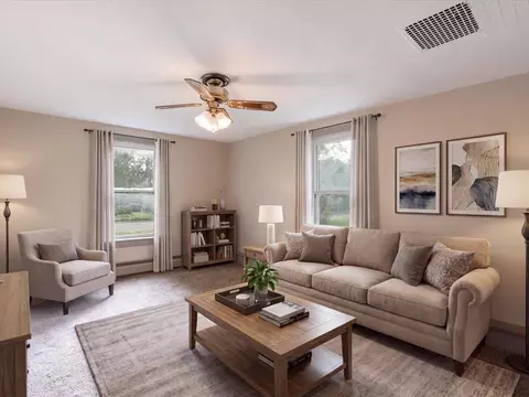 Living - 619 League Ave, Brainerd, MN 56401 photo 1 of 3