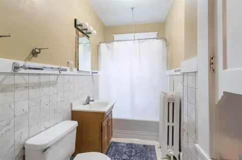 Bath - 1415 E 4th St, Duluth, MN 55805 photo 3 of 3