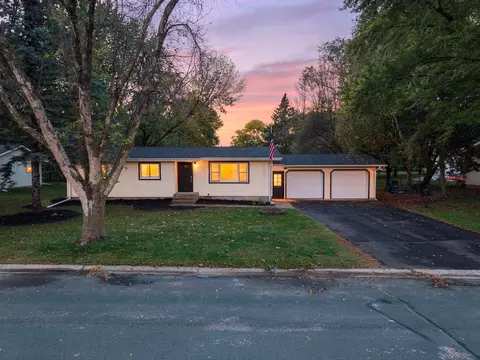 1397 Meadowlark Ln, New Richmond, WI 54017