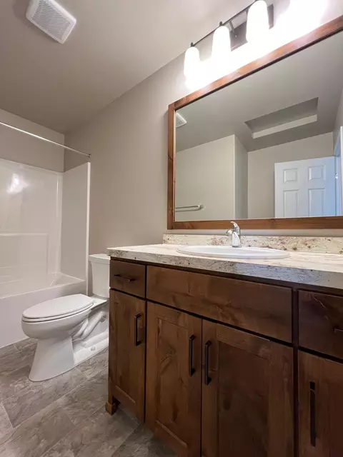 Bath - 6776 32nd St S, Fargo, ND 58104 photo 3 of 4