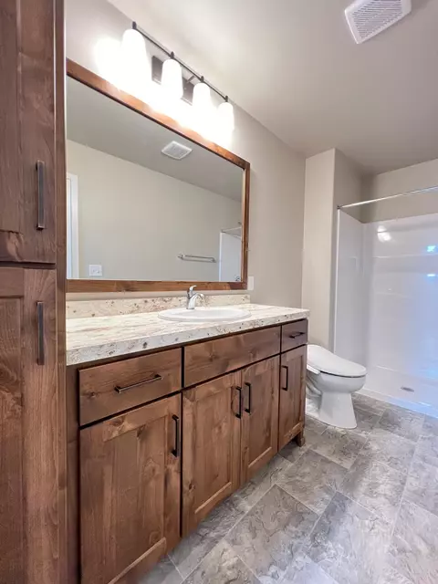 Bath - 6776 32nd St S, Fargo, ND 58104 photo 1 of 4