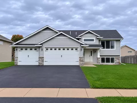 1010 Marion St SE, Isanti, MN 55040