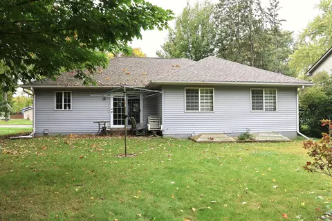 Exterior - 425 2nd Ave NE, Milaca, MN 56353 photo 2 of 2