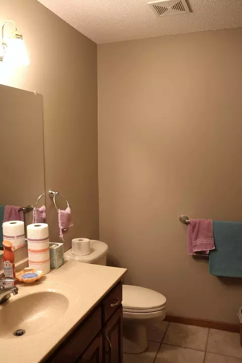 Bath - 425 2nd Ave NE, Milaca, MN 56353 photo 1 of 2