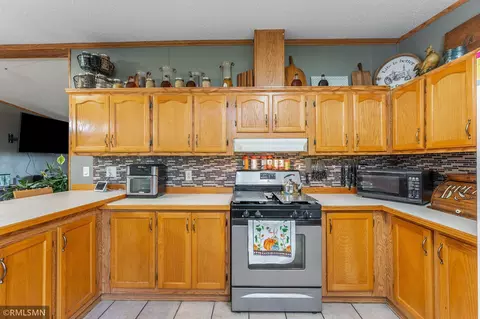 Kitchen - 13462 620th A Ave, Mapleton, MN 56065 photo 3 of 4