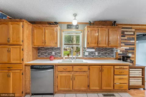 Kitchen - 13462 620th A Ave, Mapleton, MN 56065 photo 4 of 4
