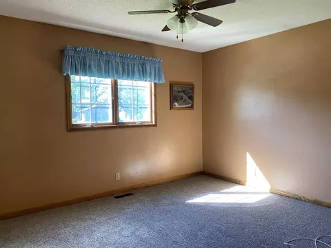 Bedroom - 1760 48th Ave NE, Willmar, MN 56201 photo 3 of 7