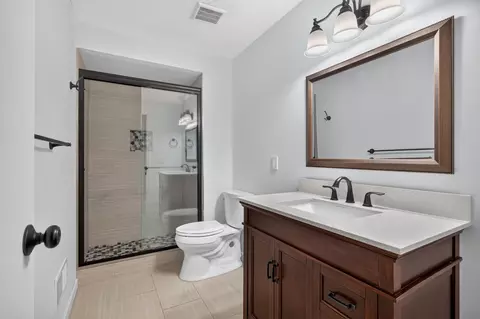 Bath - 4867 Richard Ln, Eagan, MN 55122 photo 3 of 3