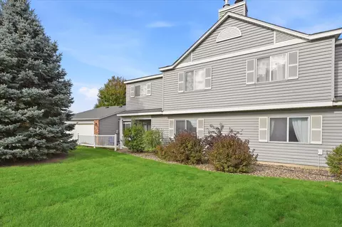 7698 157th St W, Apple Valley, MN 55124