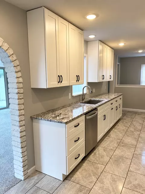 5201 Pennsylvania Ave N, New Hope, MN 55428