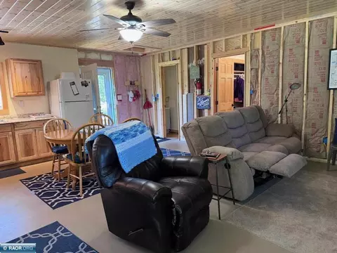 Living - 2964 Chaps Rd #2964, Cook, MN 55723 photo 3 of 3