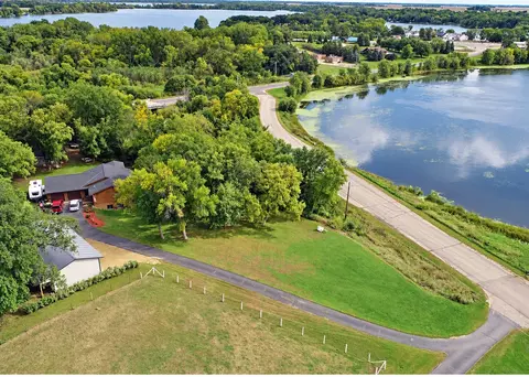 19817 Dogwood Rd, Lake Crystal, MN 56055