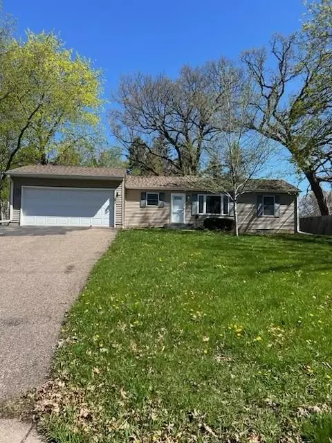 1020 Orkla Dr, Golden Valley, MN 55427