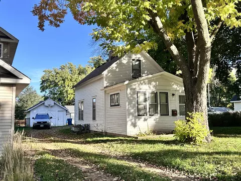 233 17th Ave N, Hopkins, MN 55343