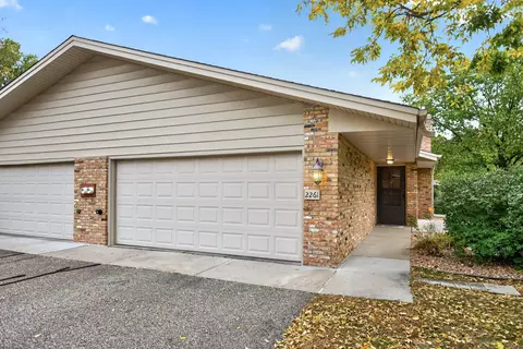 2261 Wildwood Cir, Minnetonka, MN 55305